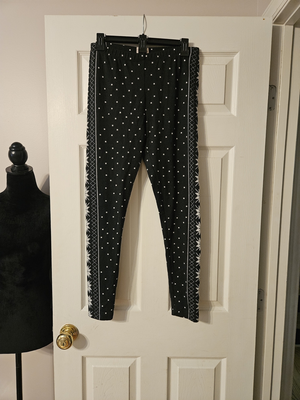 SO Black Leggings with White Dot and Side Pattern